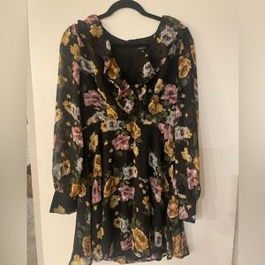 Lulu’s floral mini dress size medium